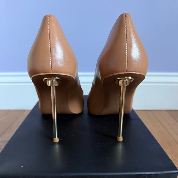 BCBG MAXAZRIA MARAIN CHESTNUT LEATHER PUMP GOLD METAL HEEL SZ 8M/39 NIB $258 - Picture 3 of 11
